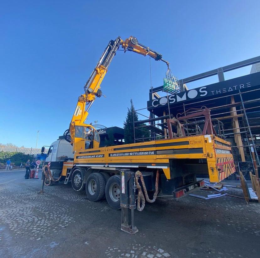 Antalya'nın En İyi Çift Kırma Vinç Kiralama Hizmetleri - Yüksek Kapasiteli Çözümler